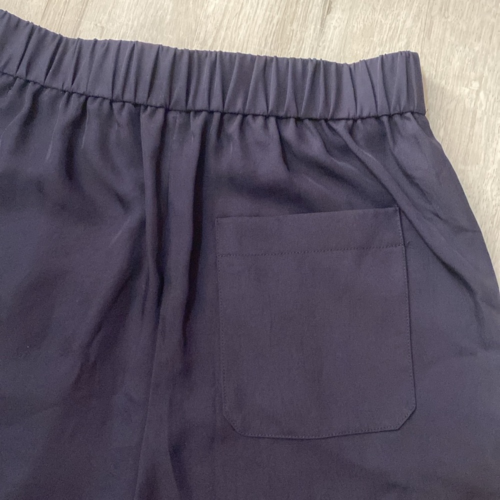 NWT Theory Navy Twill Pleated Pull On Shorts - Picture 7 of 12